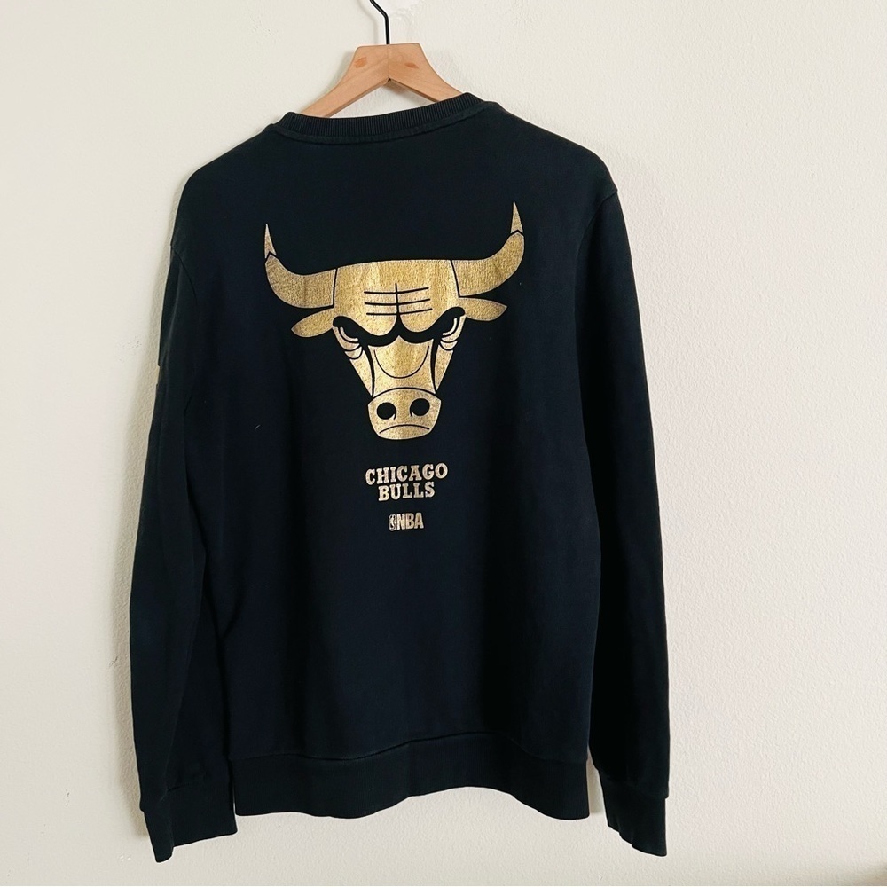 NBA Men's Black/Gold Chicago Bulls Sweater Size Large - Picture 2 of 8